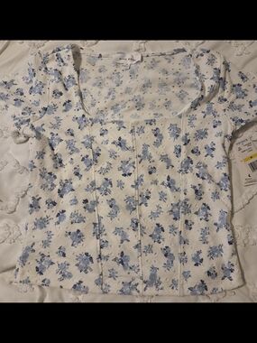 Pink Rose White Short Sleeve Eyelet Scoop Neck Crop Top with Blue Floral Print